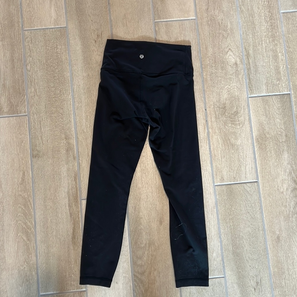 Lululemon Women’s 25” High Rise Black Legging, size 6